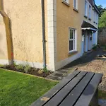 Eastham - Quiet Courtyard Self-catering 別荘 ベティーズタウン