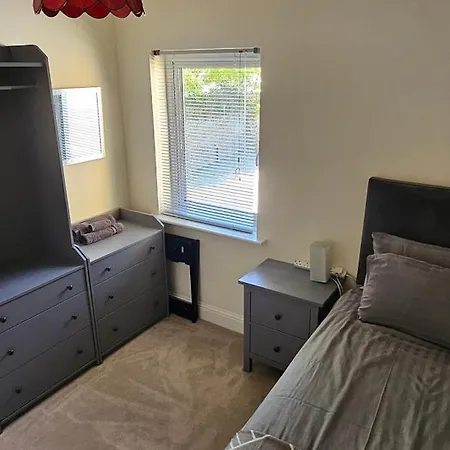 Casa de Férias Eastham - Quiet Courtyard Self-catering