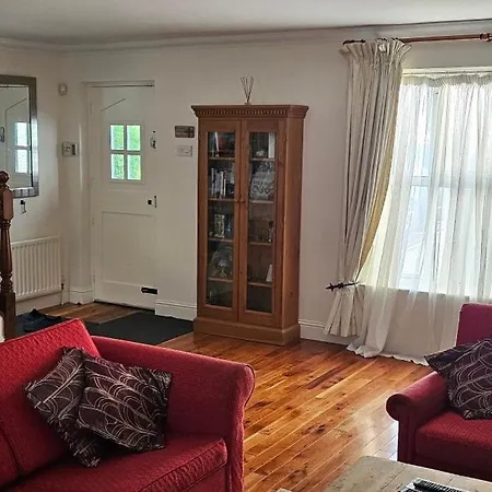 Casa de Férias Eastham - Quiet Courtyard Self-catering Bettystown