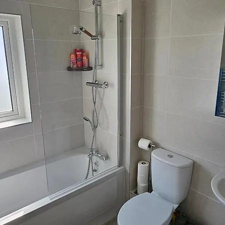 Eastham - Quiet Courtyard Self-catering *