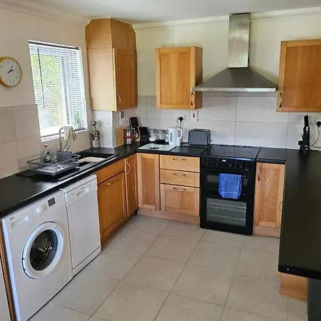 Eastham - Quiet Courtyard Self-catering * Bettystown