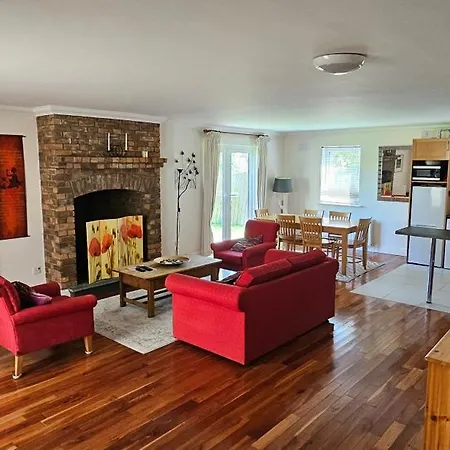 Casa de Férias Eastham - Quiet Courtyard Self-catering