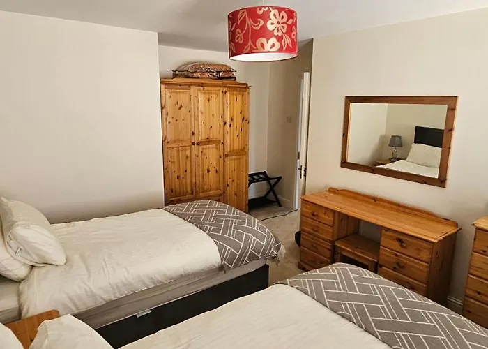 Eastham - Quiet Courtyard Self-catering بيت للعطل *